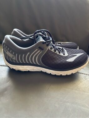 Brooks PureFlow 6 Black Gray Running Sneaker Lace Up Mesh Women Athletic 9.5
